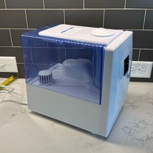 Levoit Warm/Cool Mist Humidifier with remote for Large Room and Smart Auto Mode